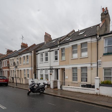 Flexistay Aparthotel Tooting Londra Exterior foto
