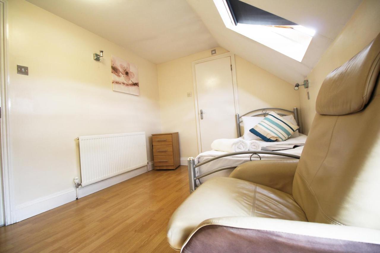 Flexistay Aparthotel Tooting Londra Exterior foto