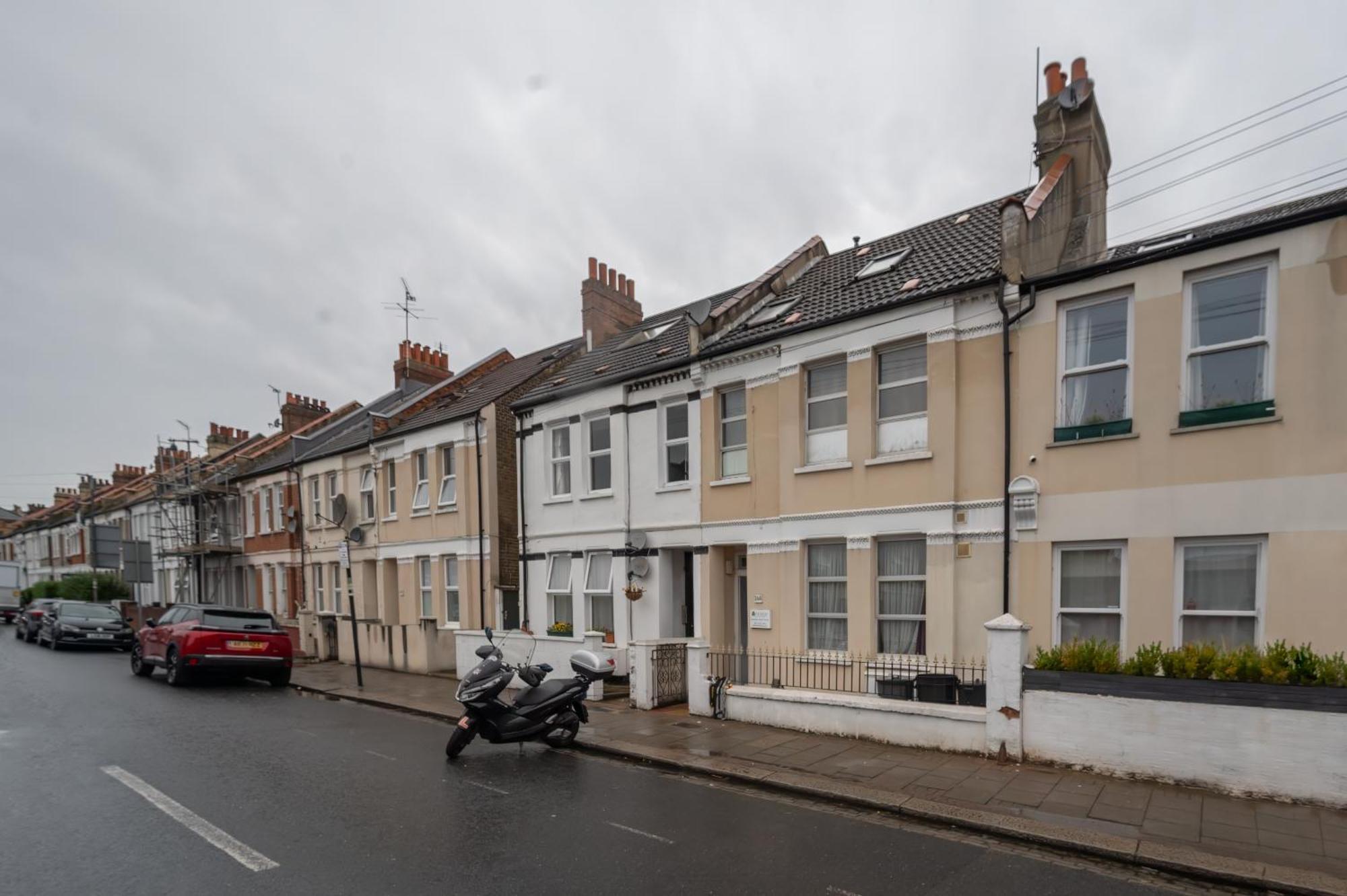 Flexistay Aparthotel Tooting Londra Exterior foto