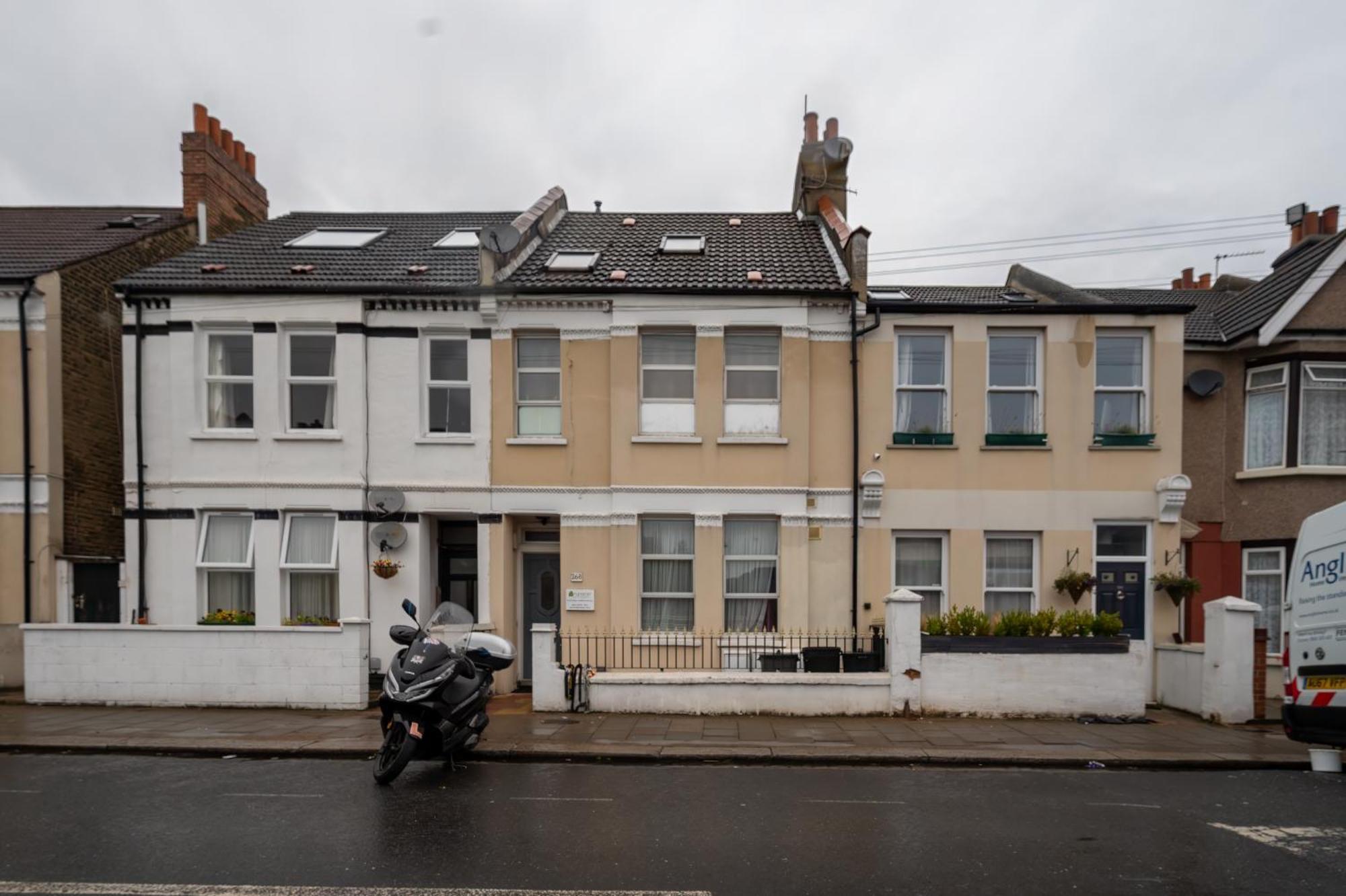 Flexistay Aparthotel Tooting Londra Exterior foto