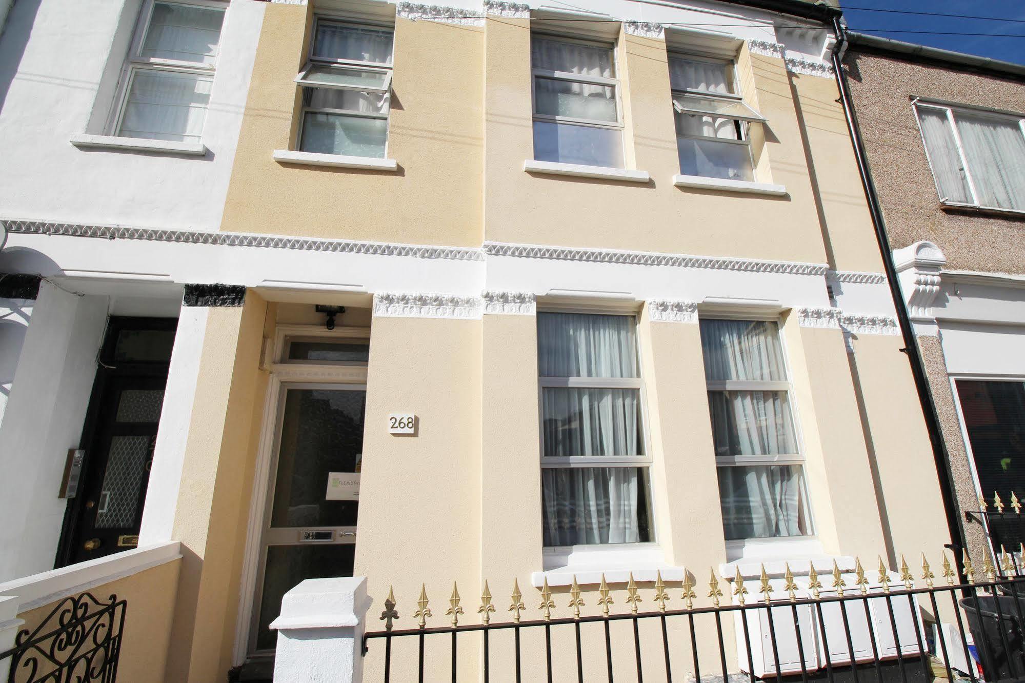 Flexistay Aparthotel Tooting Londra Exterior foto