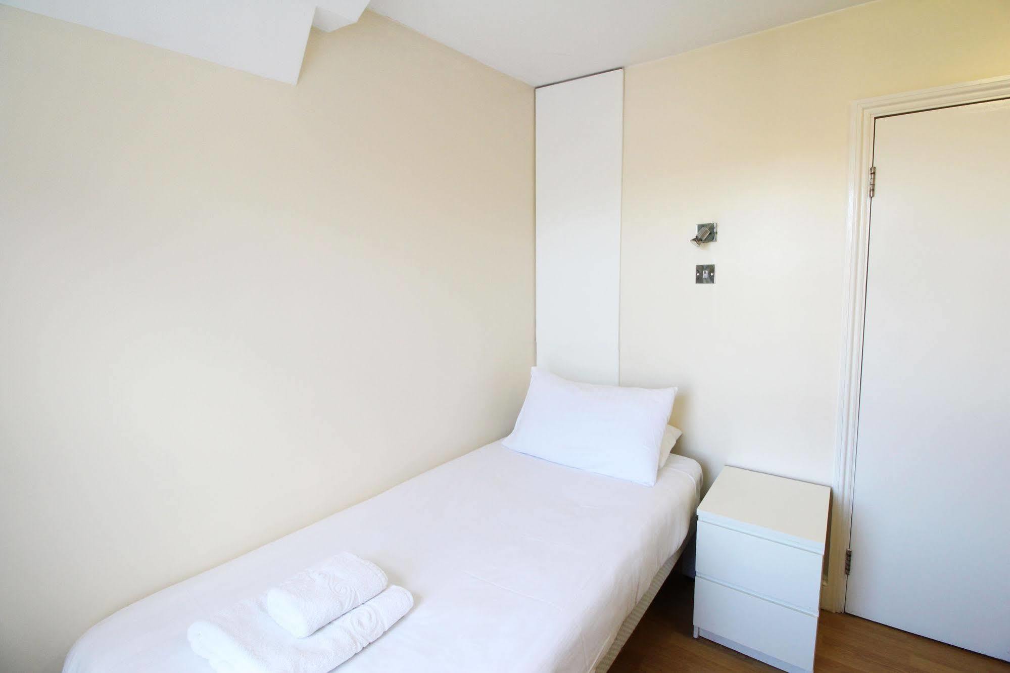 Flexistay Aparthotel Tooting Londra Exterior foto
