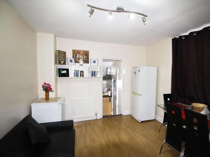 Flexistay Aparthotel Tooting Londra Exterior foto